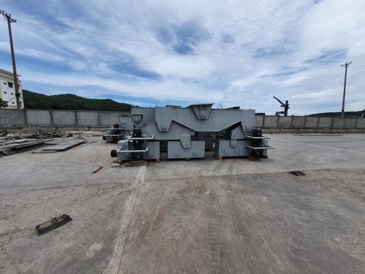 Alternative view of 40 ton crane base set